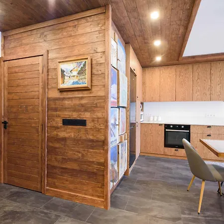 Finest Luxury Penthouse Royal Towers شقة